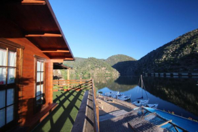 Douro Yacht Charter & Bungalows